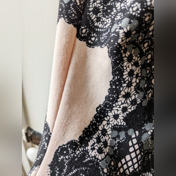 ANTHROPOLOGIE Marc Bower black lace pattern over blush size xs - Picture 6 of 6